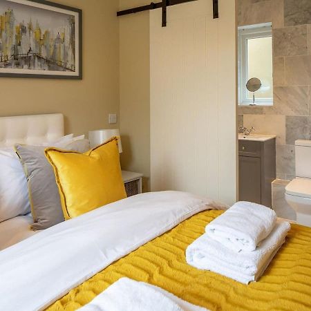 Frebus House Villa Dartmouth Bagian luar foto